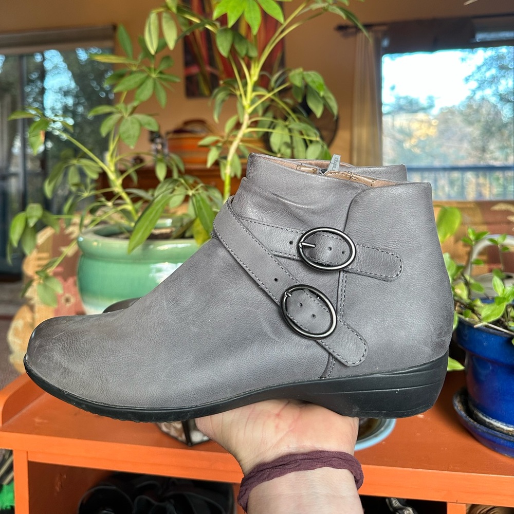 Dansko - Grey Faithe Leather Buckle Detail Block Heel Ankle Booties